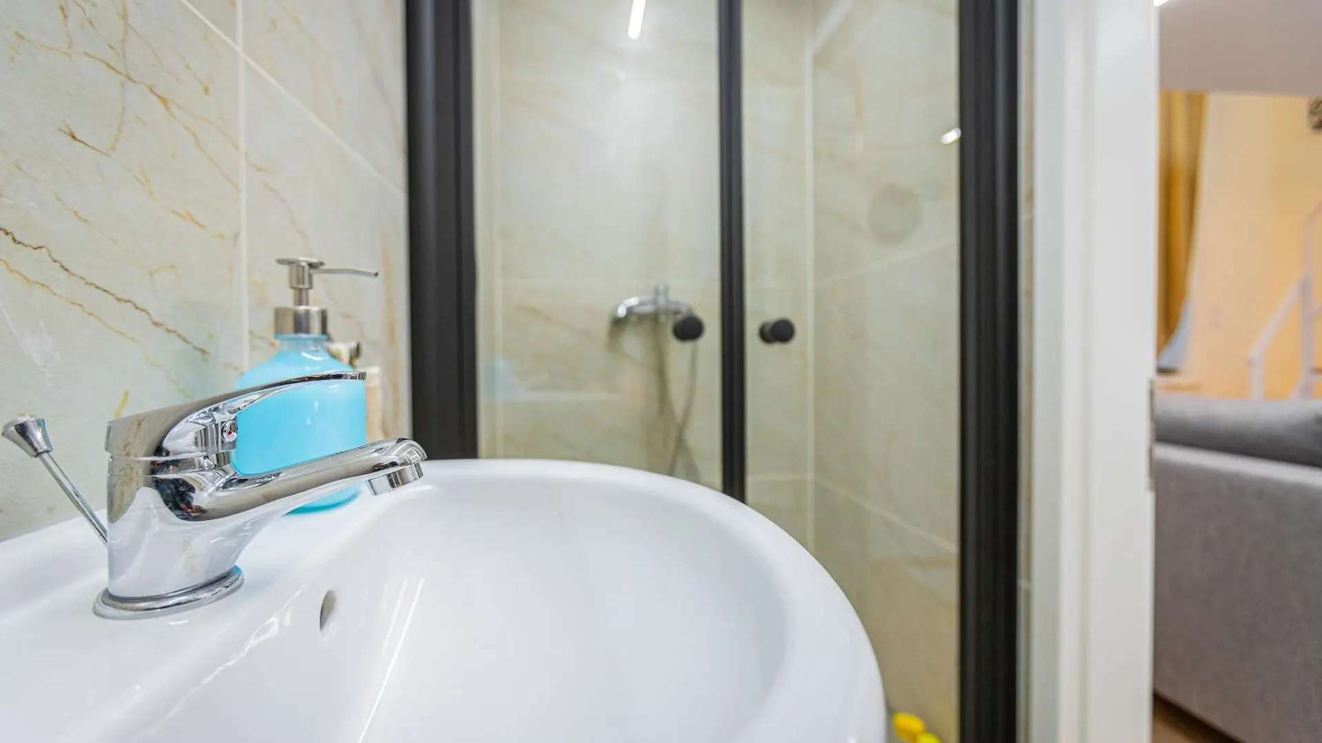 Apartment Cute Gallery Flat In Budapest, Autumn Hungary