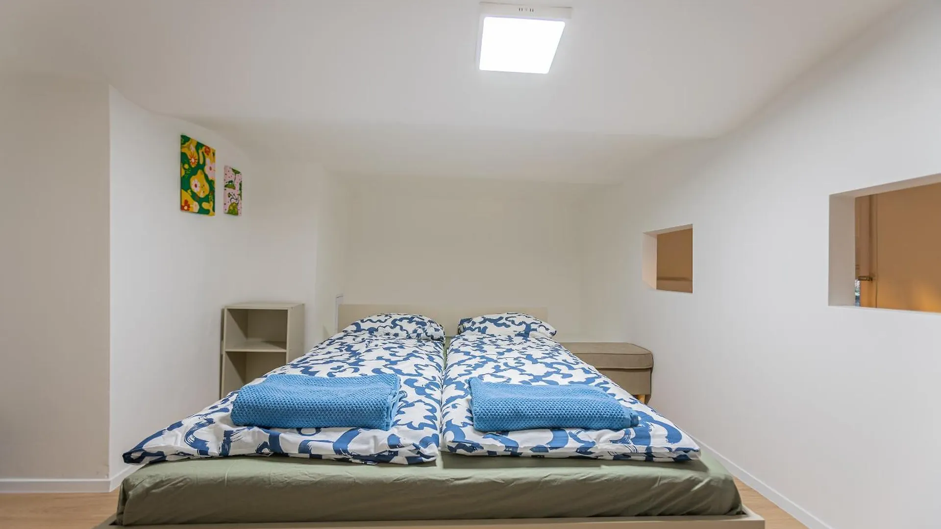 Cute Gallery Flat In Budapest, Autumn 0*, Boedapest Hongarije
