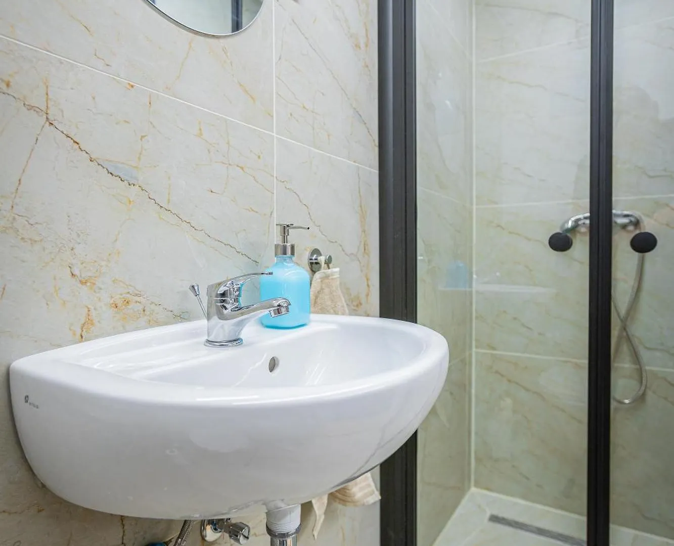 Cute Gallery Flat In Budapest, Autumn Appartement