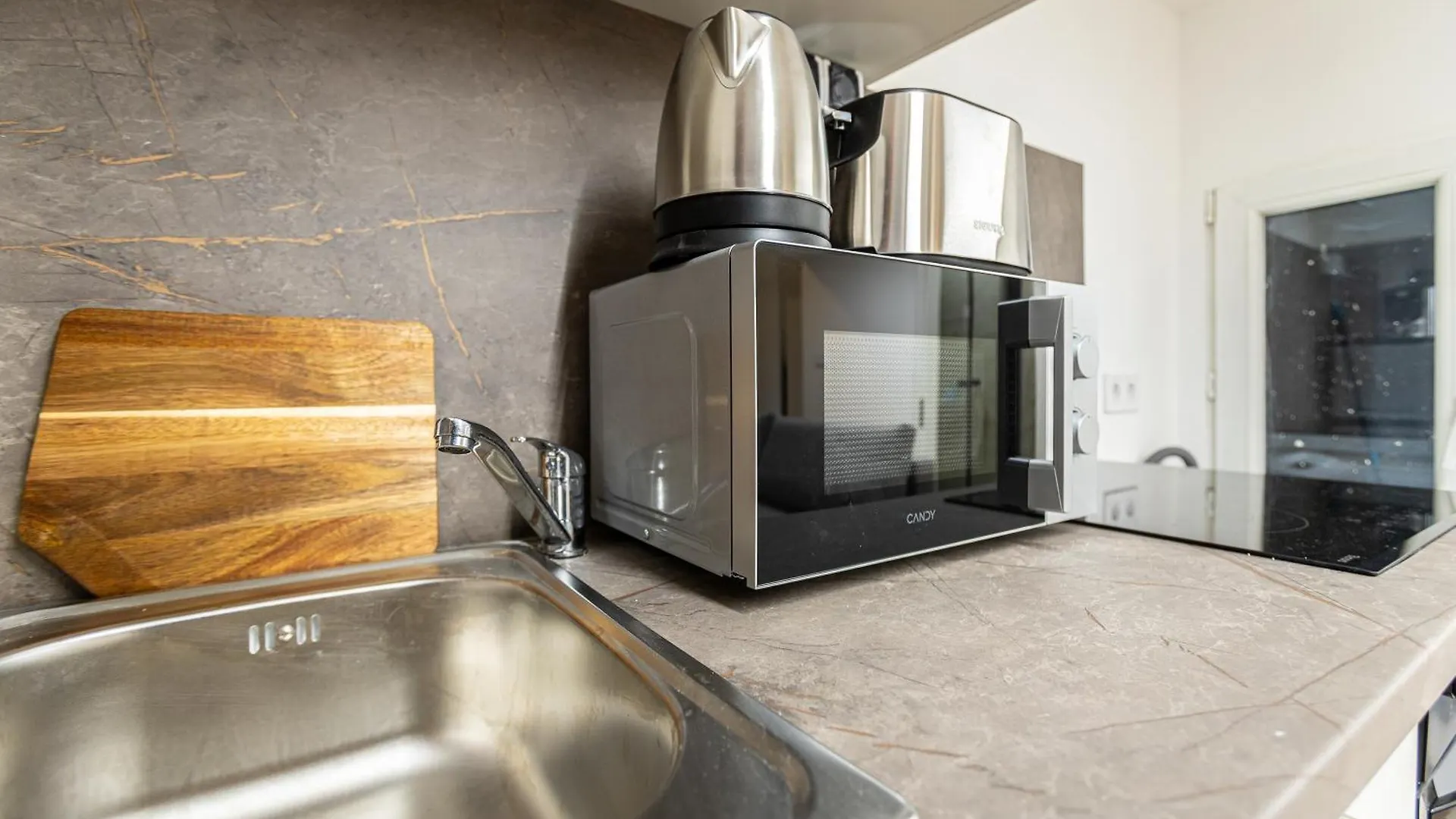 Cute Gallery Flat In Budapest, Autumn Hongarije